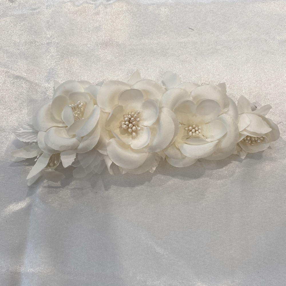 White Flowers Clip on Hair Accessories for Wedding Prom Party